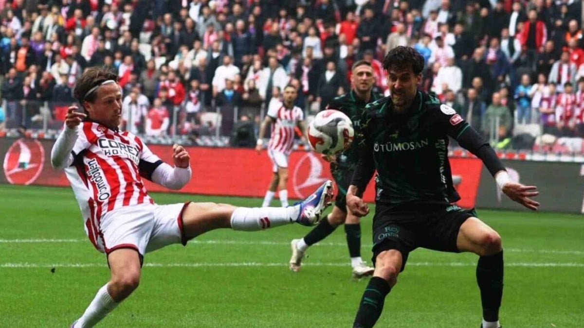 Samsun'da 4 gol, kırmızı kart ve penaltı var kazanan yok