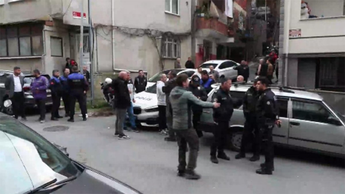 İstanbul'da toprak kaydı, 6 ev tahliye edildi