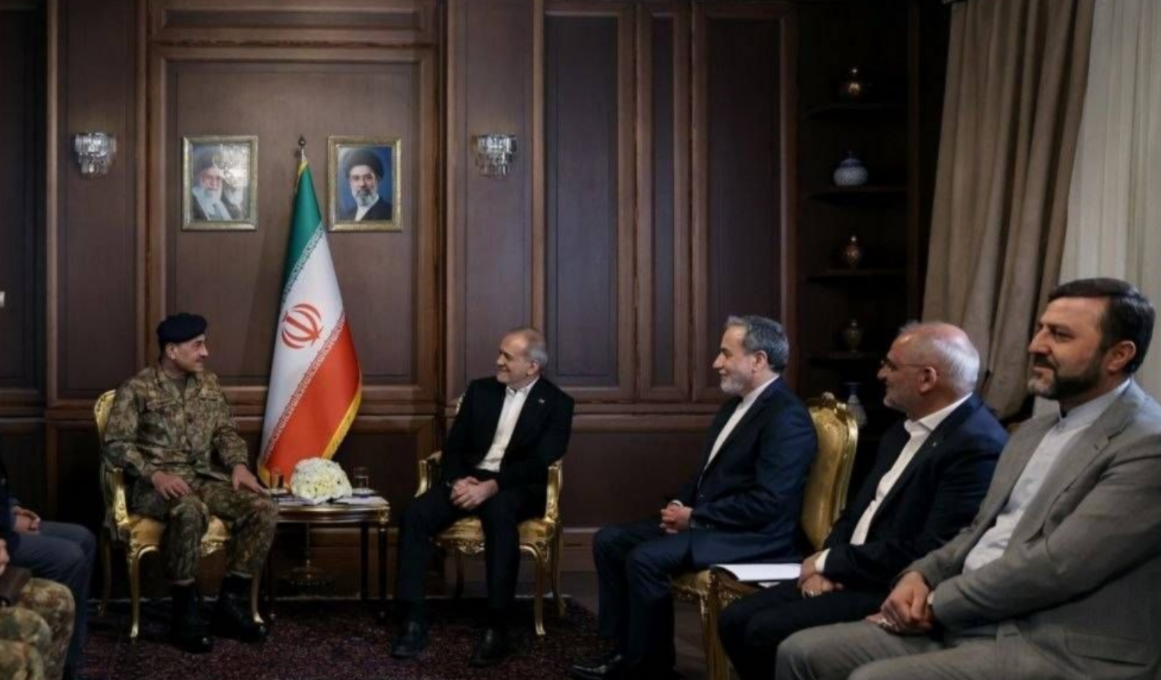 Pakistan'dan umut dolu mesaj: 'Gelecek görüşmede imza töreni bekliyoruz'