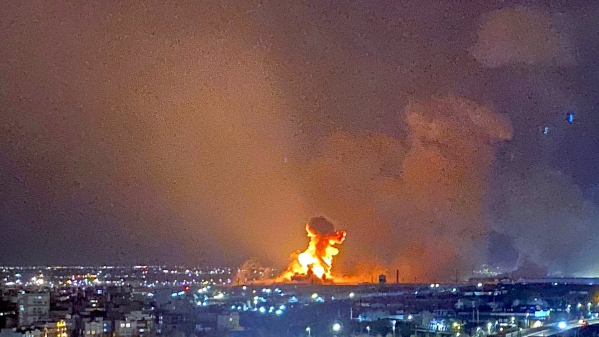 Görüşmeler hız kazanırken ABD-İsrail uçakları İran'ı vurmaya başladı