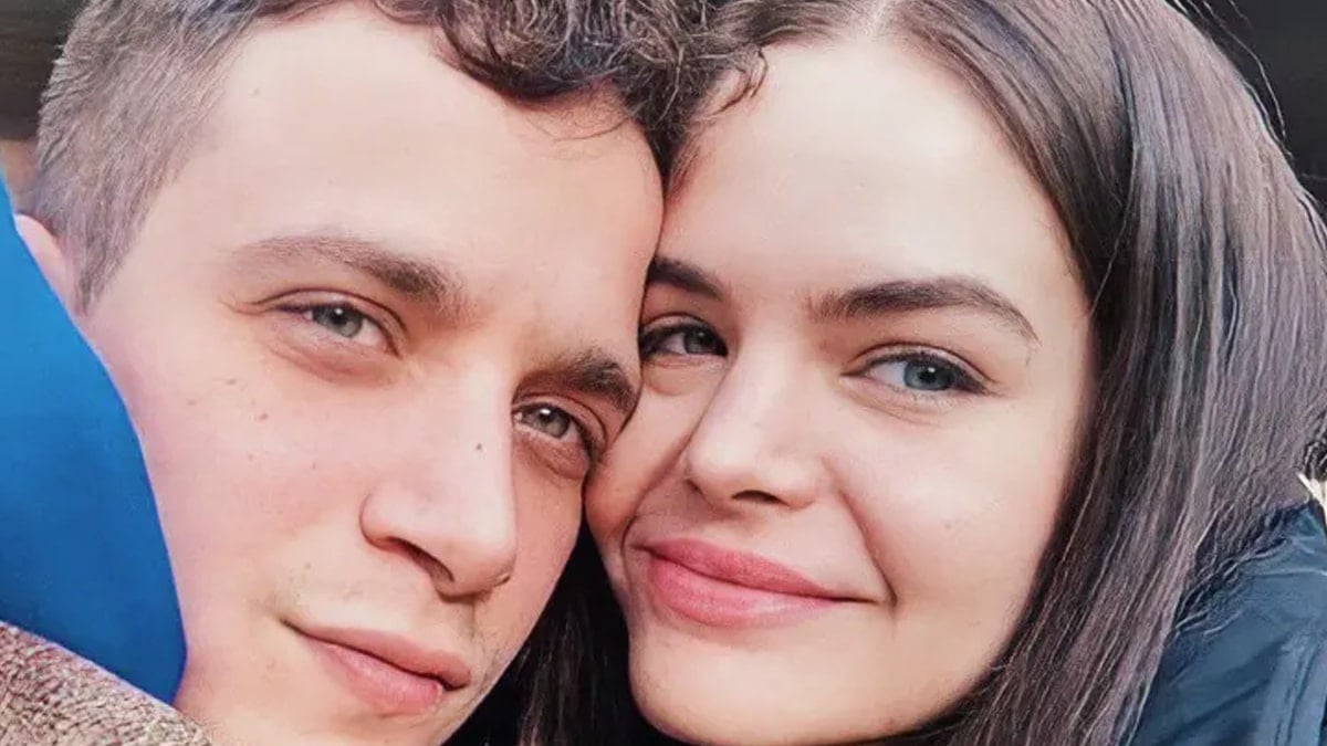 Yasak aşk iddialarına eşiyle birlikte ortak açıklama yaptı