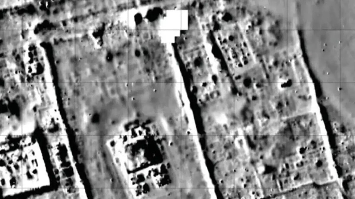 Kumların arasında bir şehir yükseliyor 