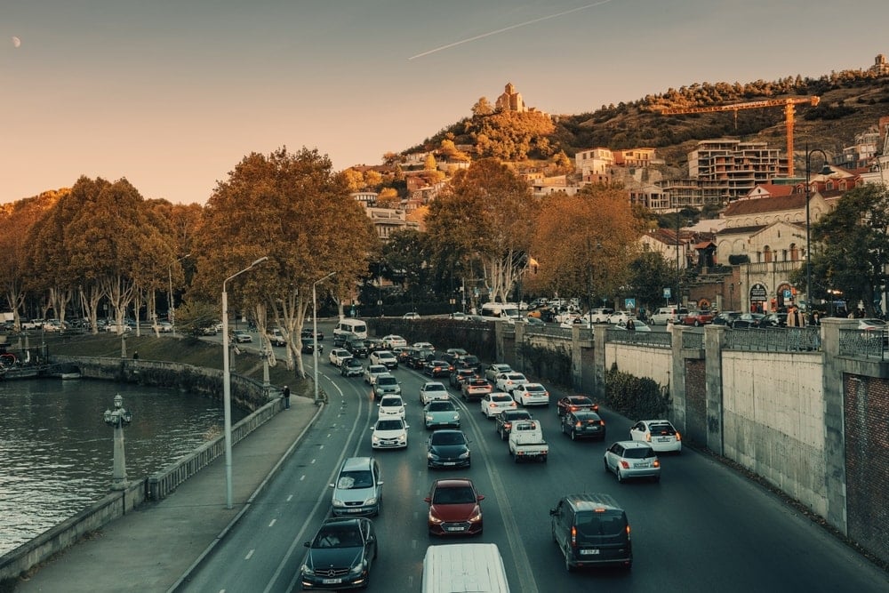 Dünyanın en sabırlı ülkesi: Trafik ışığı yok, kornaya basmak yasak