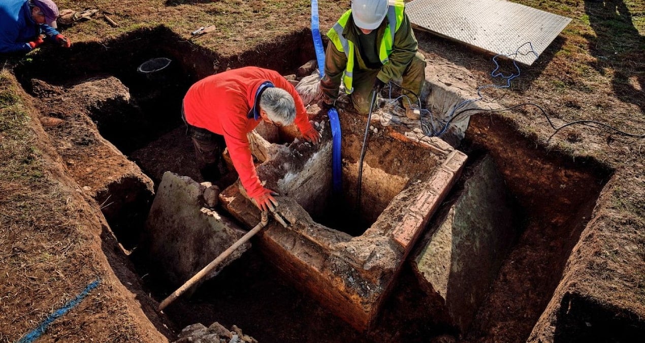 Tesadüfen keşfedildi: Tarihi kalenin altından nükleer sığınak çıktı