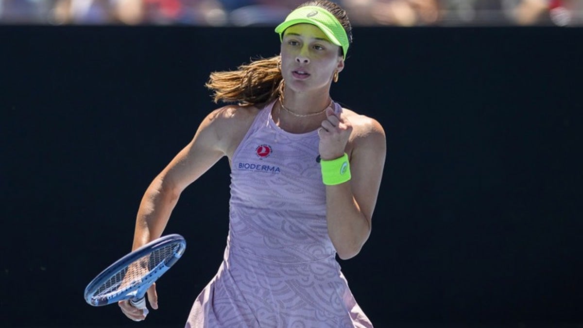 Zeynep Sönmez'den tarihi zafer! Dünya 8 numarasını devirdi