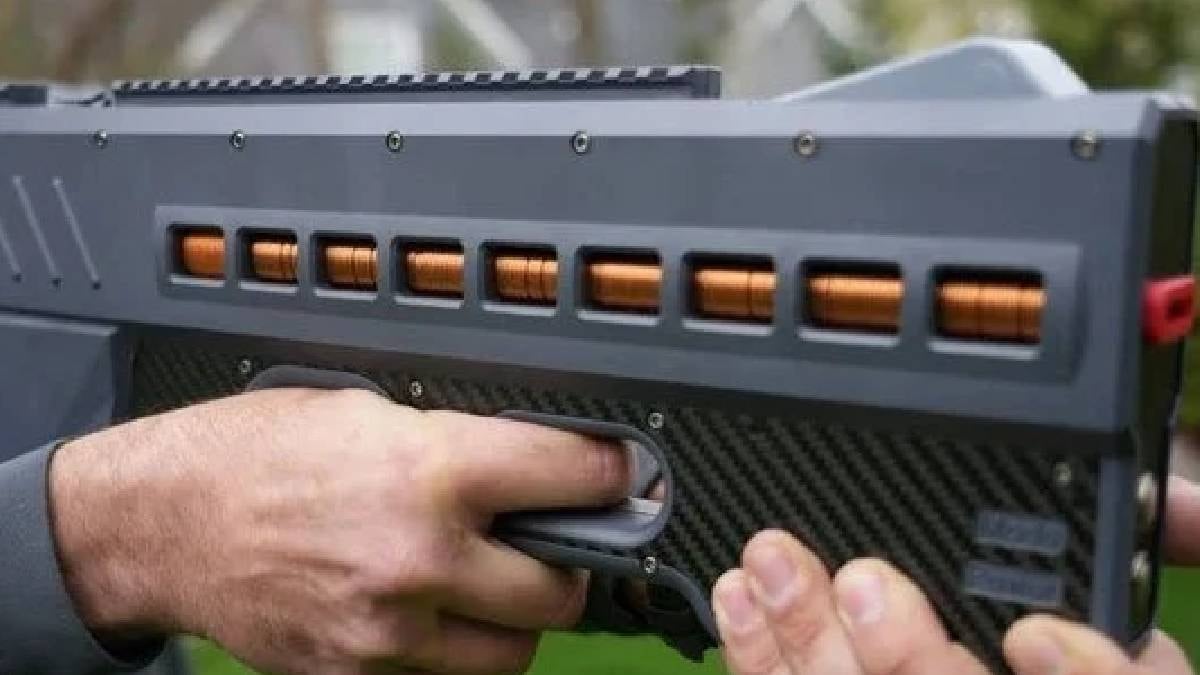 Dakikada 2 bin atış yapan elektromanyetik silah üretildi