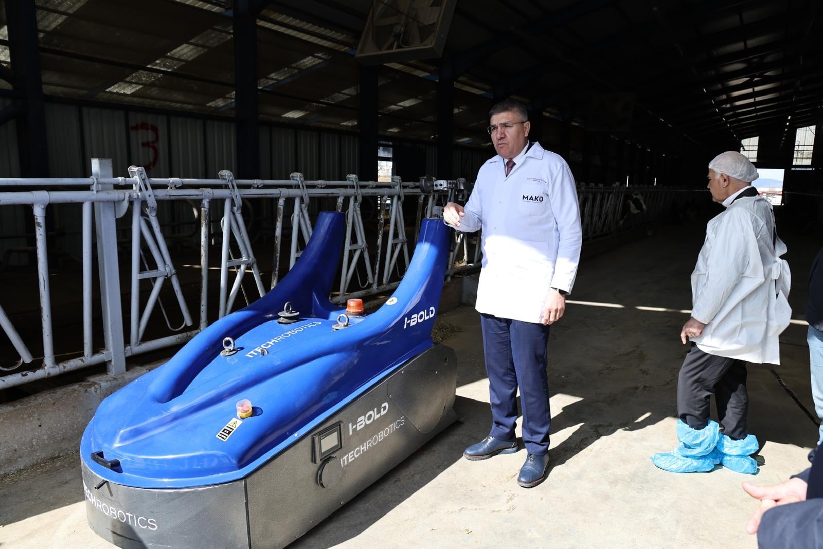 Türkiye'deki ahırlara robotlar girecek et süt ucuzlayacak