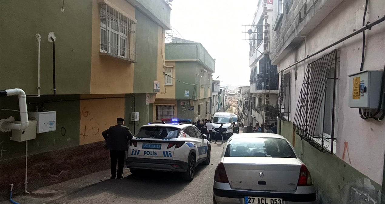 Taciz iddiasıyla babasını öldüren küçük kız tutuklandı