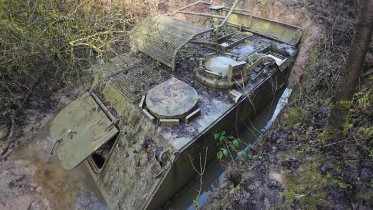 Yıllarca gizli kalmıştı: Tank, obüs ve askeri kamyonlar gün yüzüne çıktı