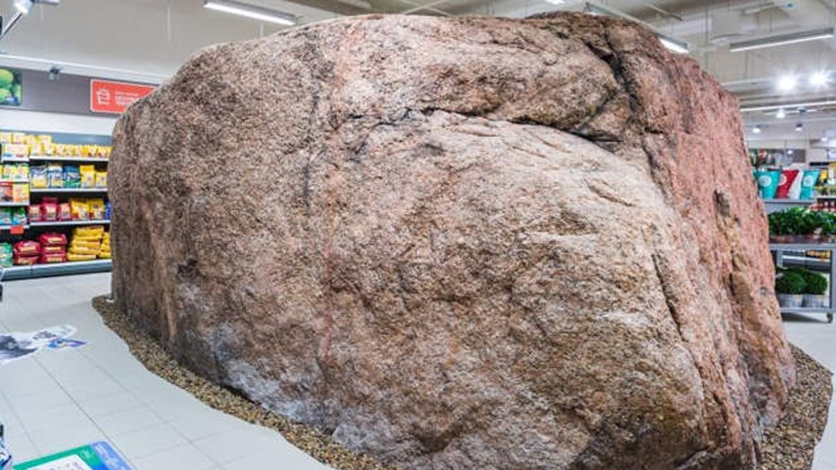 Kaldıramayınca etrafına market kurdular