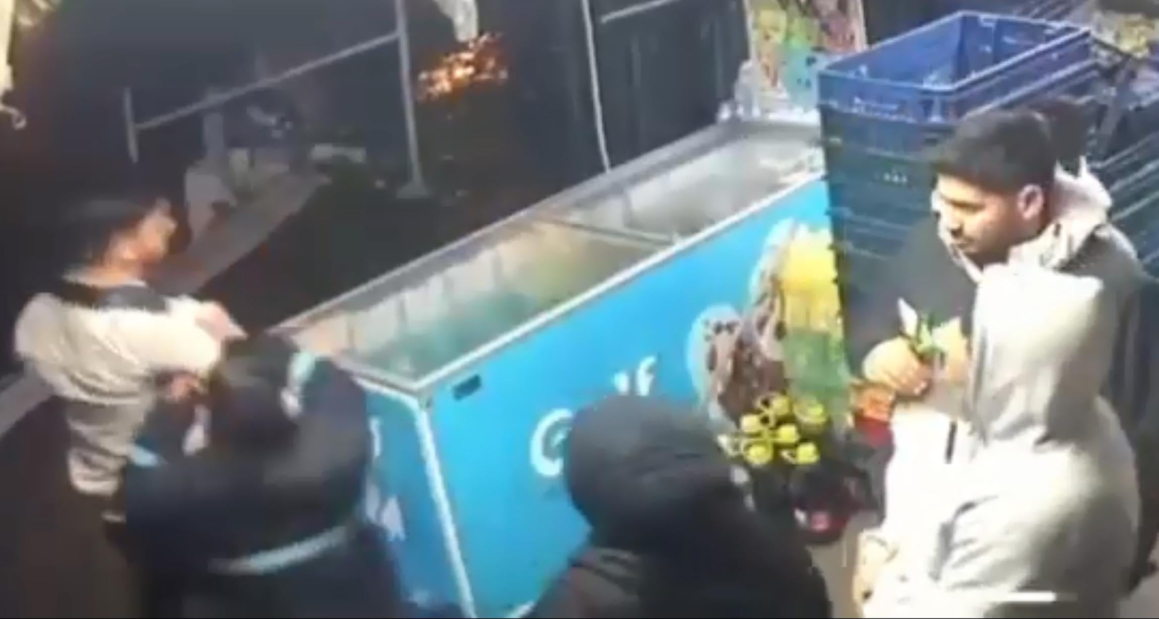 Türkiye'yi ayağa kaldıran tekel vahşeti ders olmadı! Bakkalda tartıştı kalbinden bıçakladı