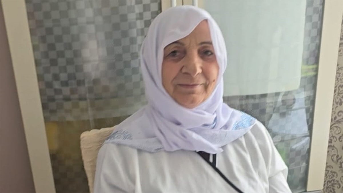 Namaza gitti, dönüşte eşini bıçaklanmış halde buldu