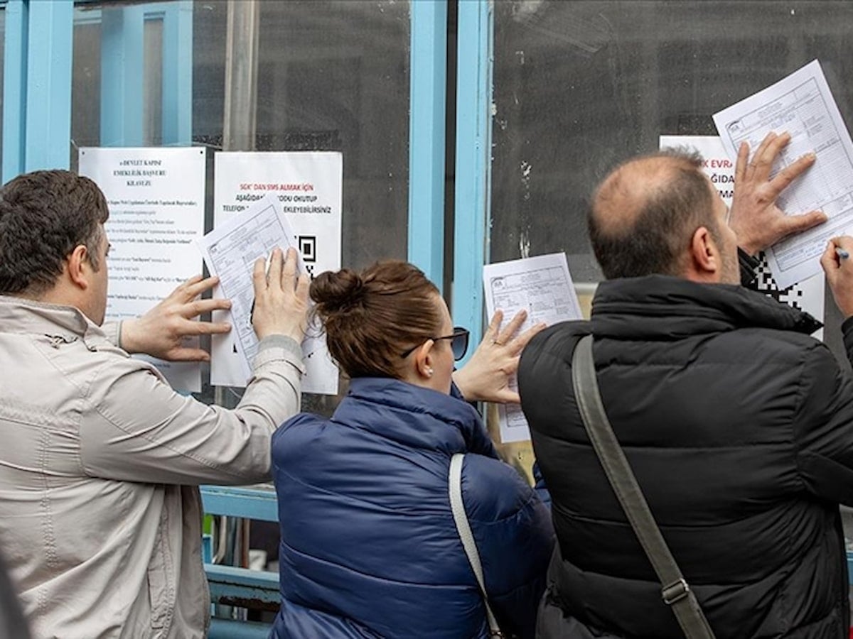 Emeklilik başvurusu yapan bir vatandaş