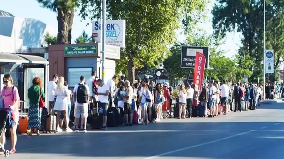 Türkler, Yunan adalarına akın etti