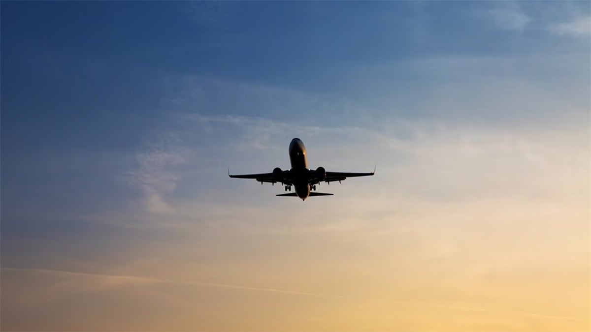 İran'dan bazı ülkelere uçak seferleri yeniden başladı