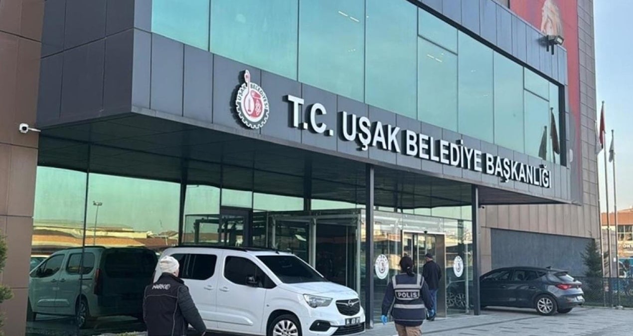 Son dakika... Uşak Belediyesi'ne operasyon! 16 kişi tutuklandı