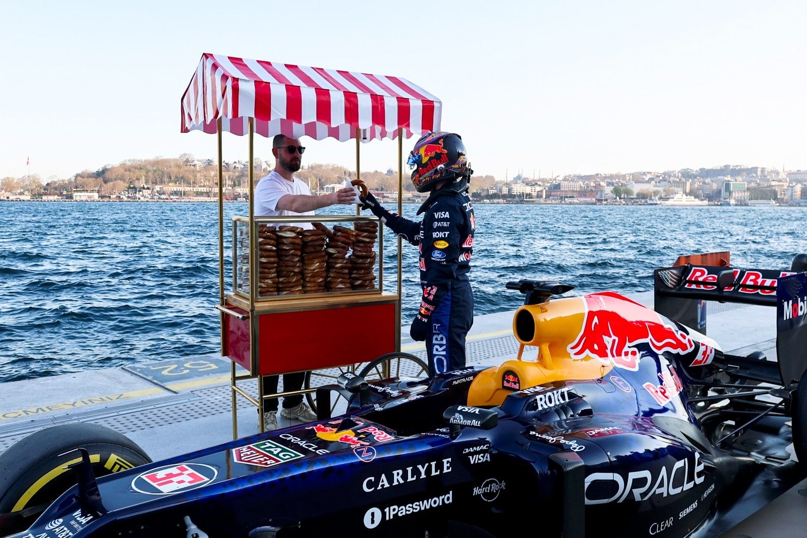 F1 pilotu Yuki Tsunoda İstanbul'u turladı