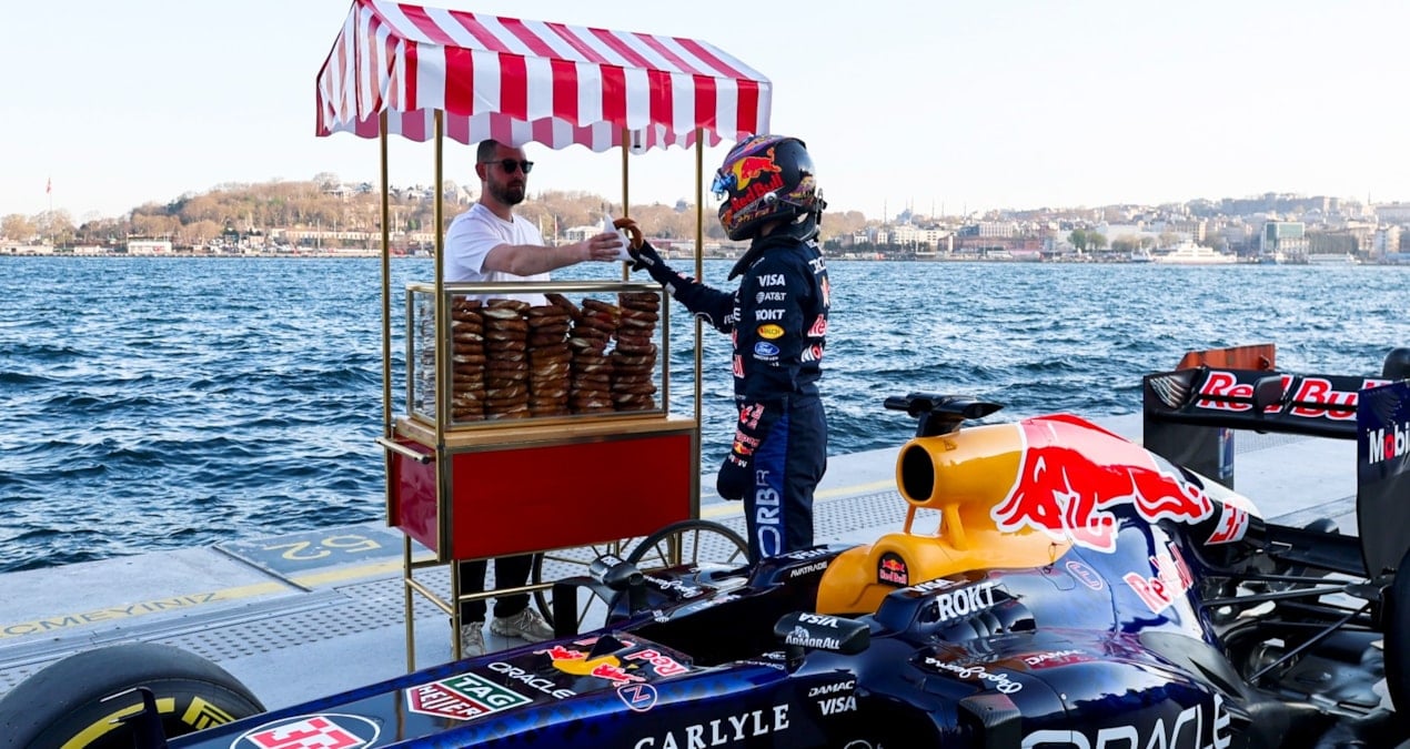 F1 pilotu Yuki Tsunoda İstanbul'u turladı