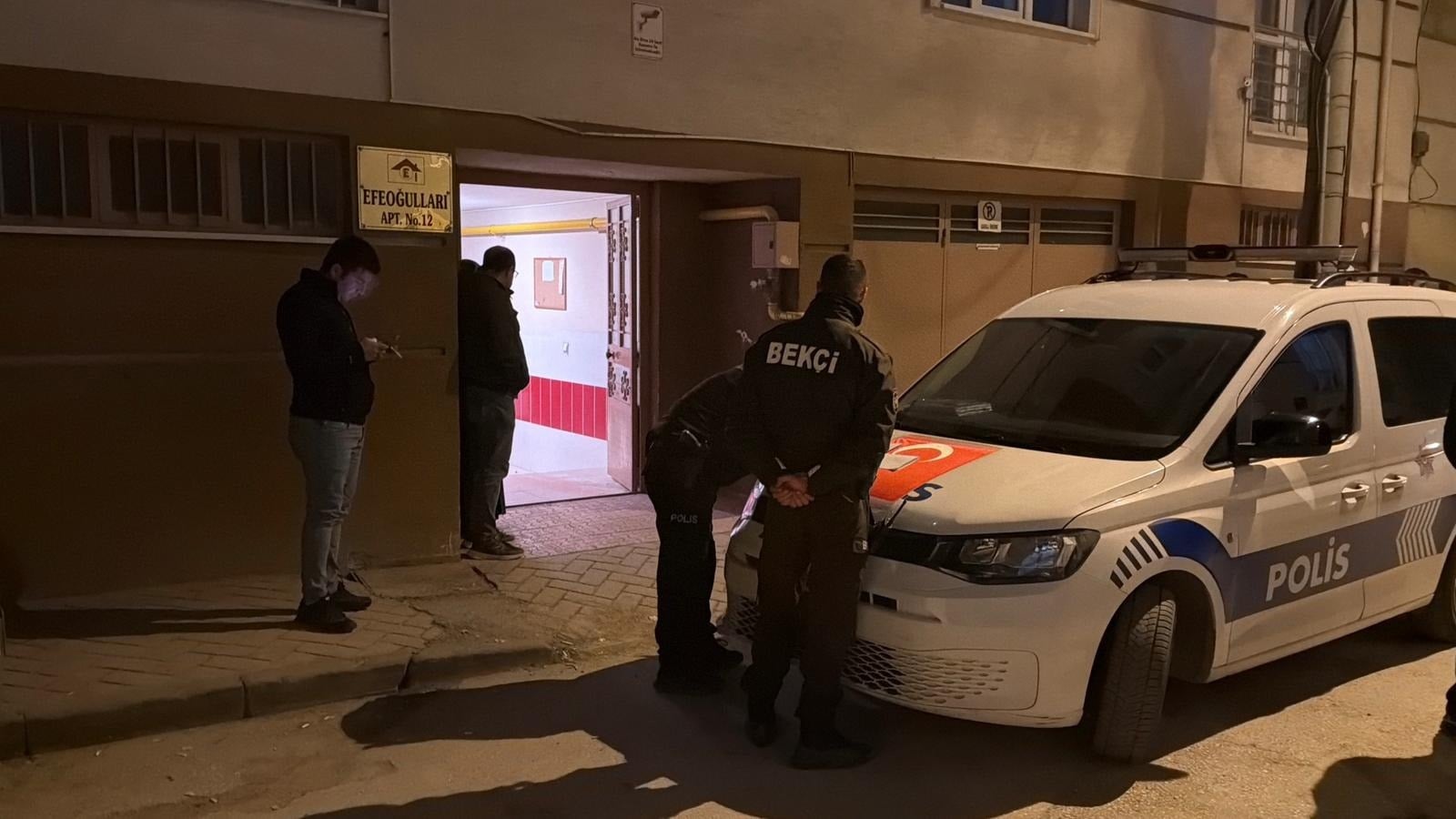 Tek başına yaşadığı evde ölü bulundu