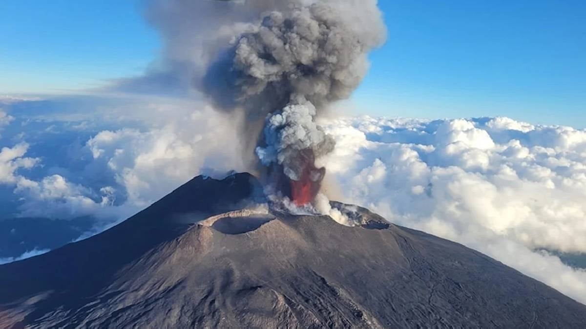 7 bin 300 yıl sonra bir ilk: Gezegenin en tehlikeli yanardağı tekrar uyanıyor