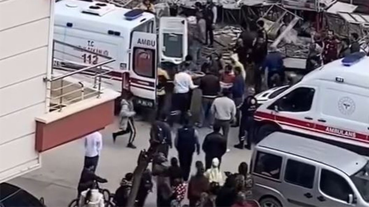 İnşaat iskelesi çöktü! Yaralılar var