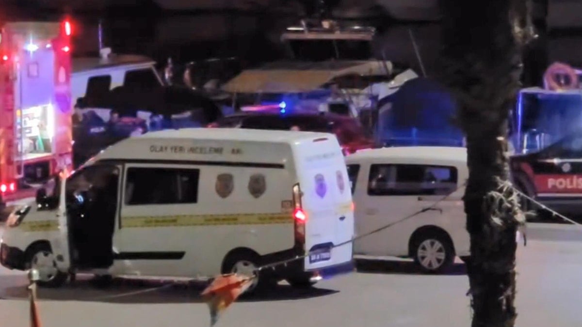 Bakırköy'de yatta çıkan yangında 1 kişi hayatını kaybetti