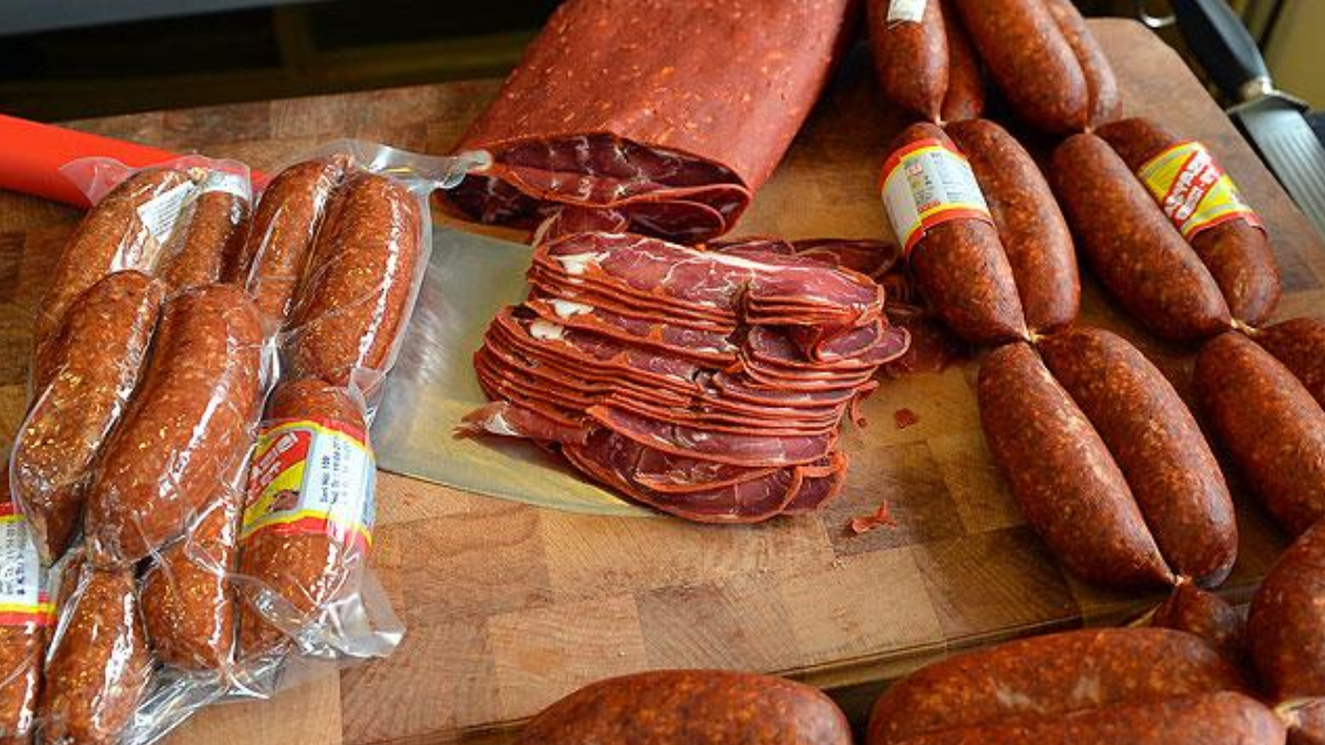 Pastırma ve sucuğun ülkeye sokulması yasaklandı: 300 bin lira cezası var