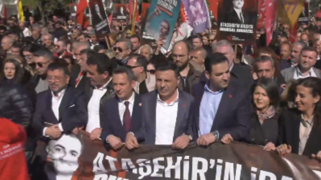 Ataşehir'de binlerce kişi yürüyüşte