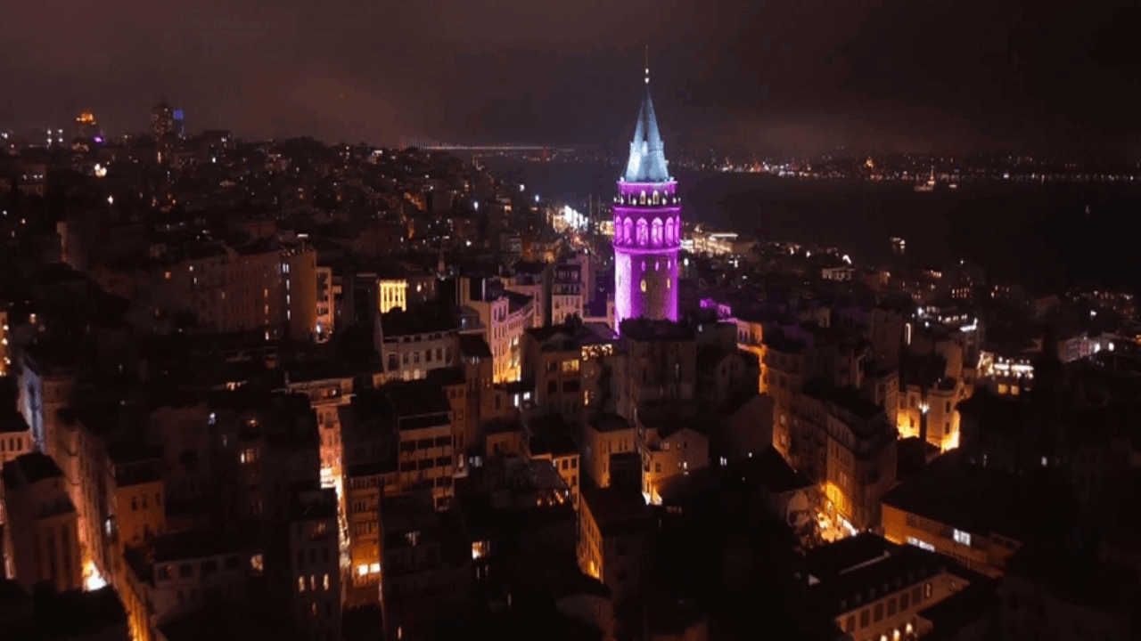 Galata Kulesi farkındalık için mor renge büründü