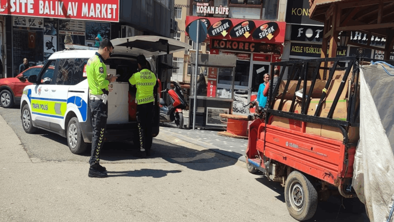 Plakasız motosiklet sürücülerine 126 bin lira ceza