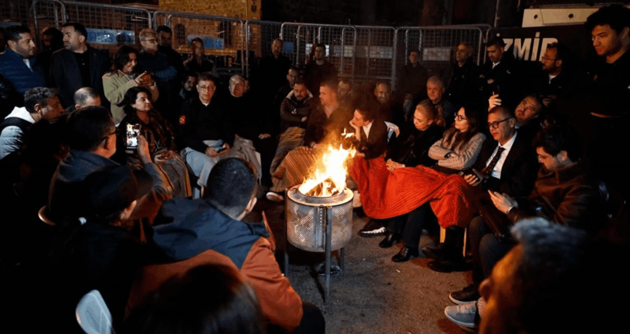 İzmir'deki nöbet 2. gününde!