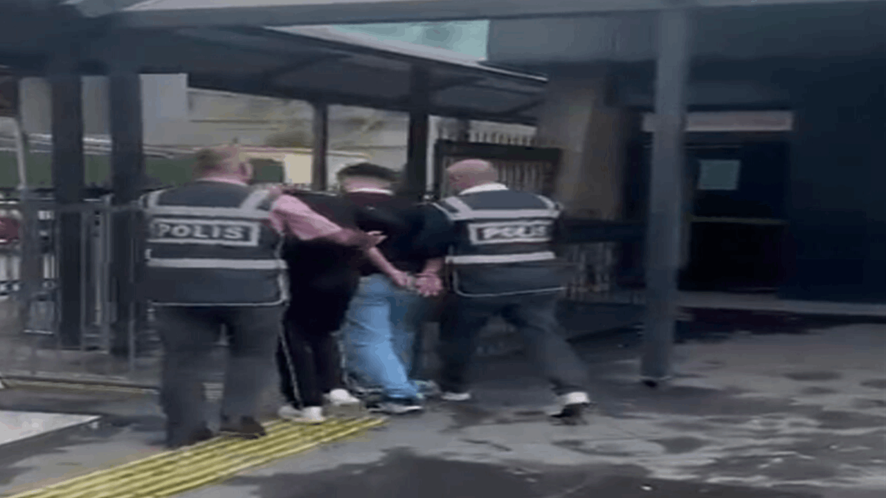 İzmir’de 2 firari hükümlü saklandıkları depoda yakalandı