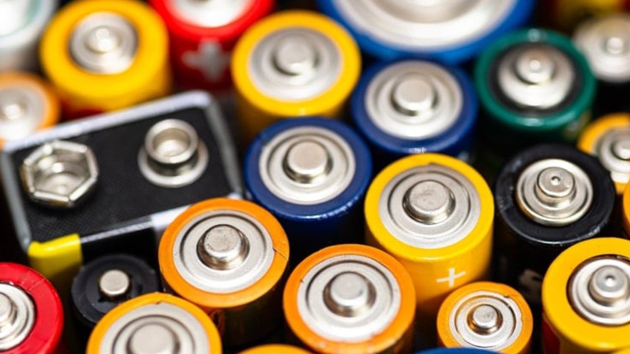 Aylarca şarj edilmeden çalışan pil bilgisayarlar için geliyor