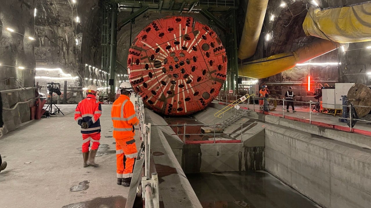 İki ülke arasındaki dağı ortadan deldiler: Haritayı yeniden değiştirecek proje