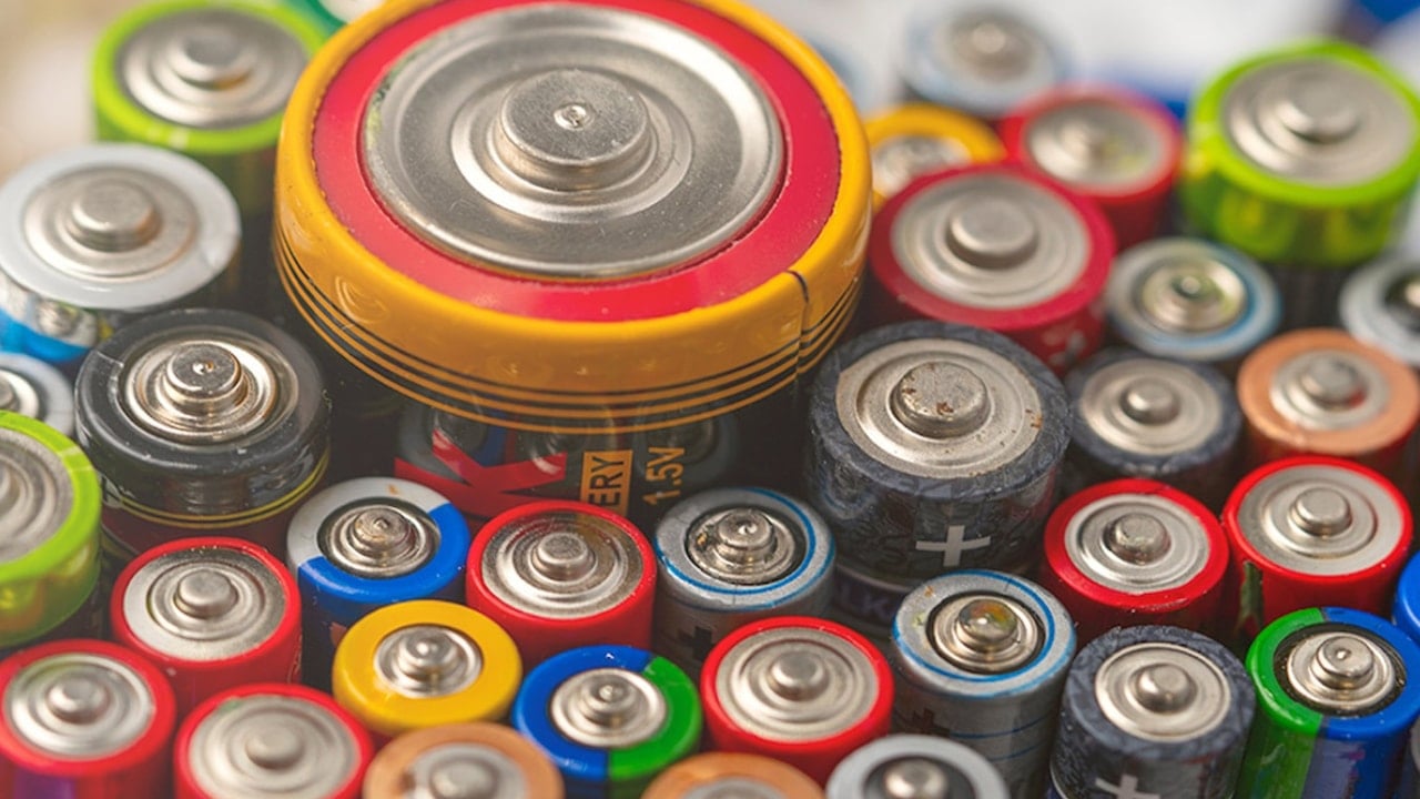 100 yıl dayanabilen pil görücüye çıktı