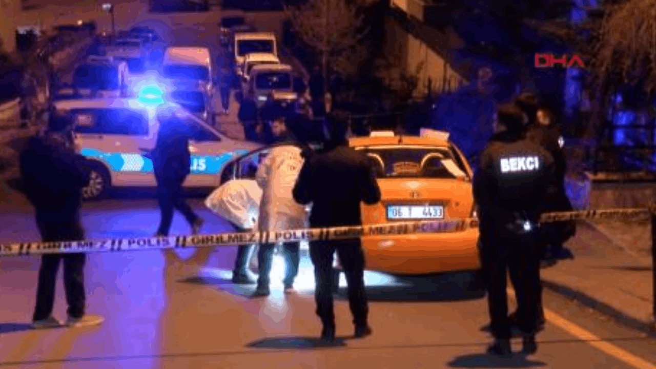 Takside dehşet: Arkadaşını vurdu!