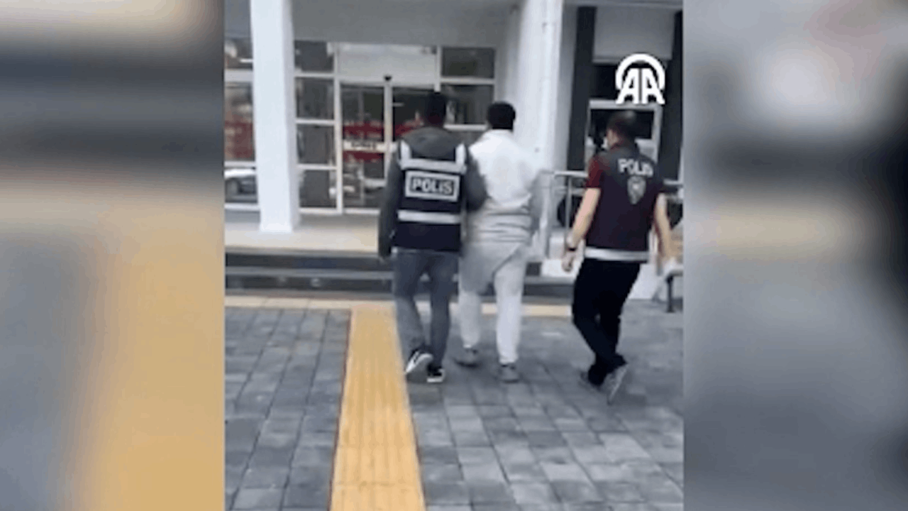 Yeni saldırı sinyalleri veren öğrenciler yakalandı1