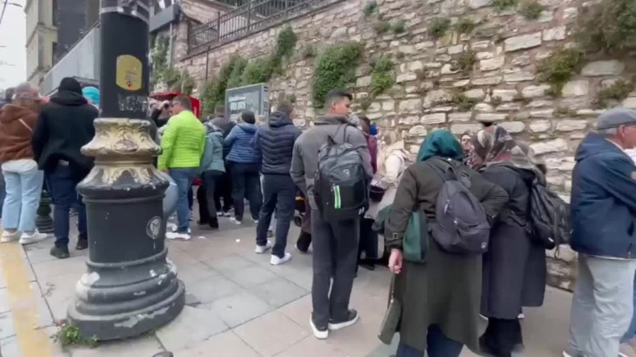 İstanbul'da fiyatı 1 TL olunca herkes akın etti: Uzun kuyruklar oluştu