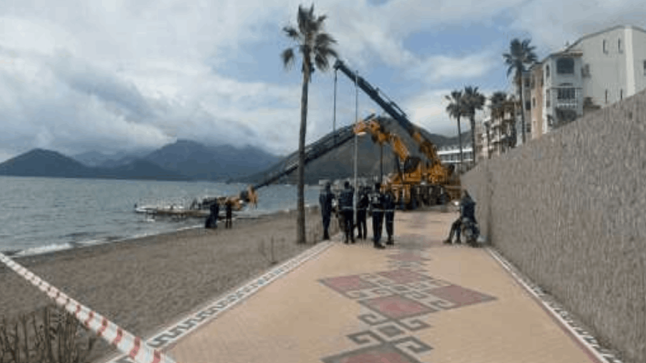 Turistik plajda vinç faciası: 21 yaşındaki genç öldü