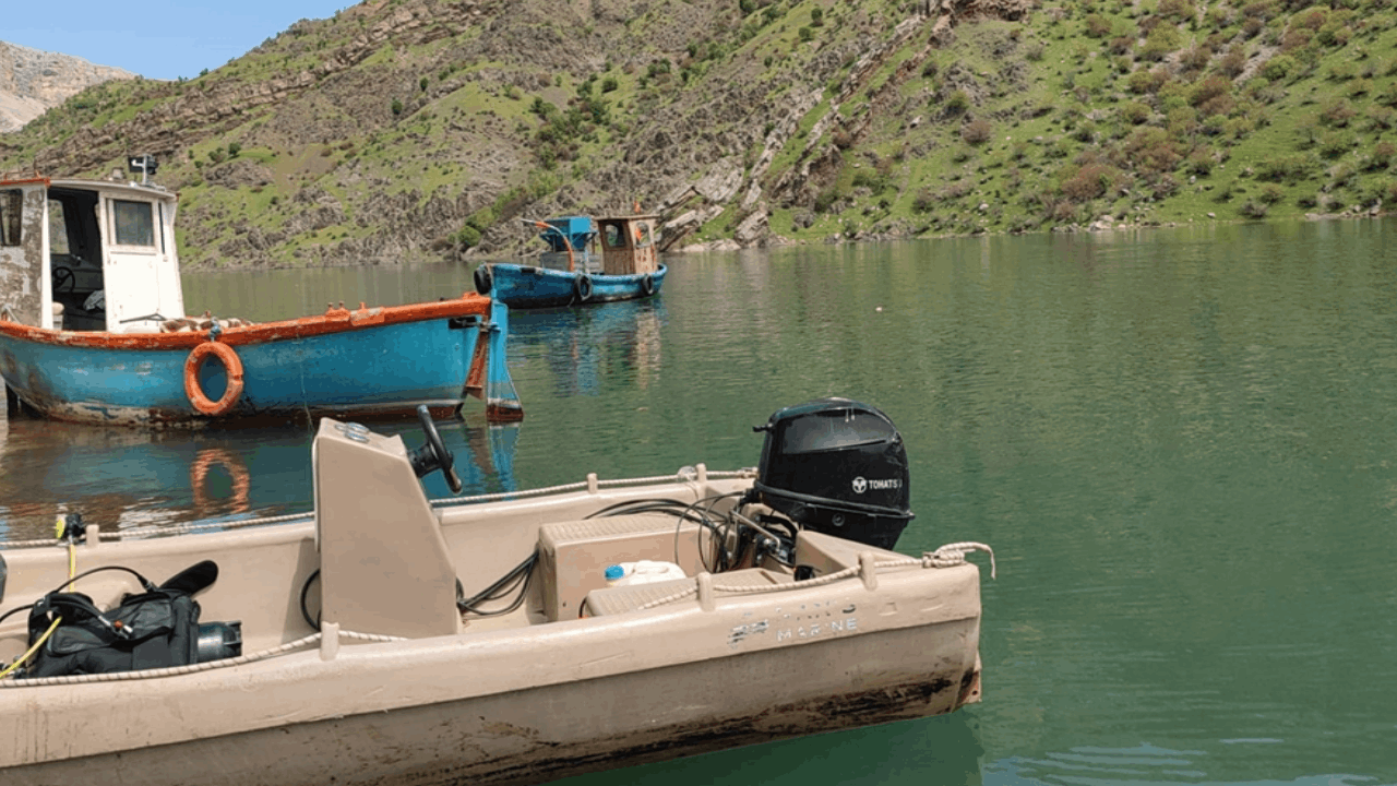 Bottan Fırat Nehri'ne düşen kampçı için arama çalışması başlatıldı