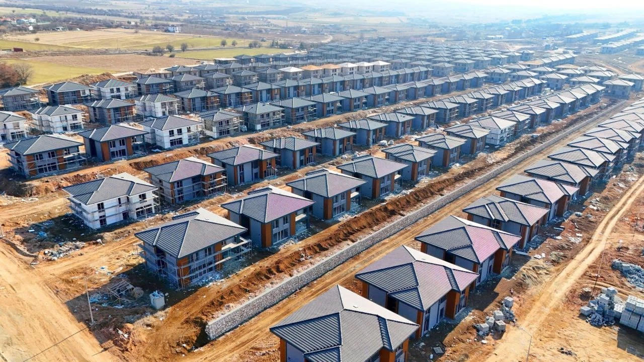 Yoksula ev yok, AKP’li başkan zengine villa yapıyor