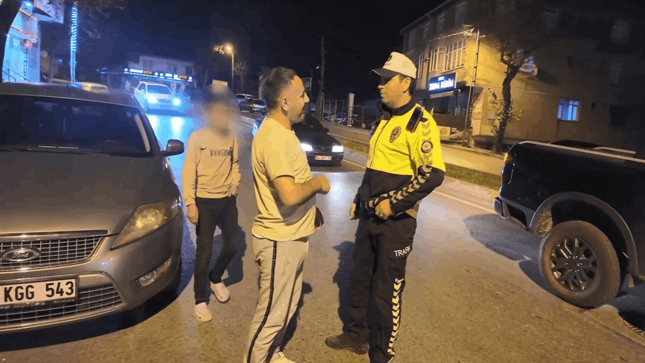 13 yaşındaki çocuk araç kullanırken yakalandı; otomobilin sahibine 40 bin lira ceza!