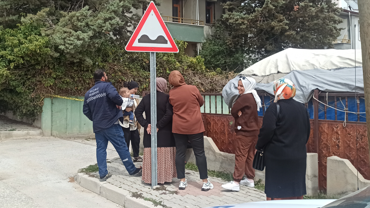 Konya'da depremin ardından 2 bina tahliye edildi