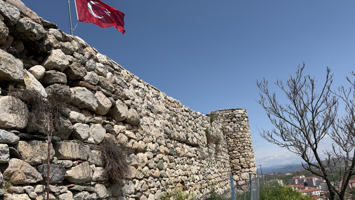 Tarihin akışını değiştiren söz bu kalede söylenmişti... Yağmurlar sonrası büyük hasar oluştu