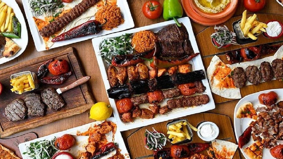 Turistler Türkiye'nin bu 8 yemeği için sıraya giriyor