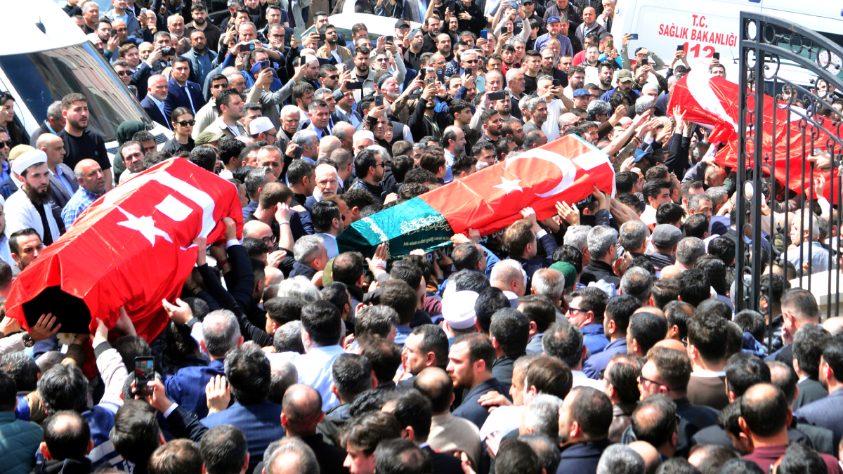 Biz yastayız siz değil misiniz?