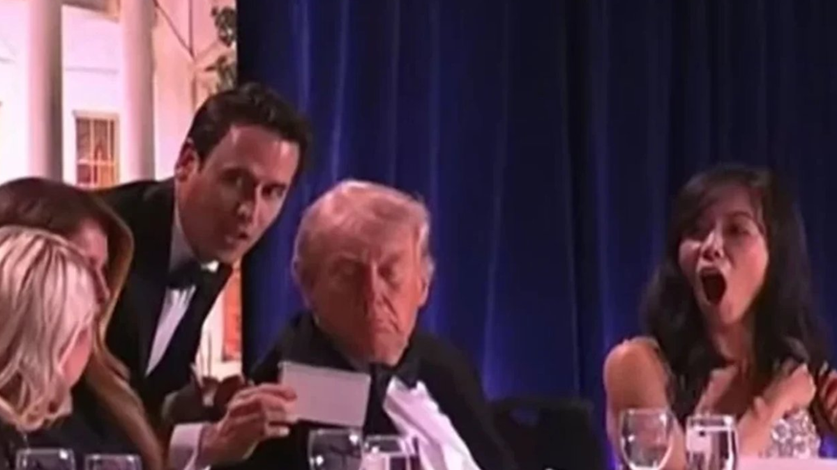 Saldıran önce Trump'a gösterilen notun sırrı ortaya çıktı