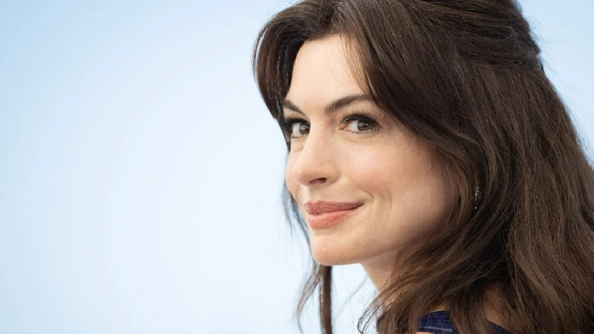 Estetik iddiaları gündem olmuştu:  Dünyanın en güzel kadını seçildi