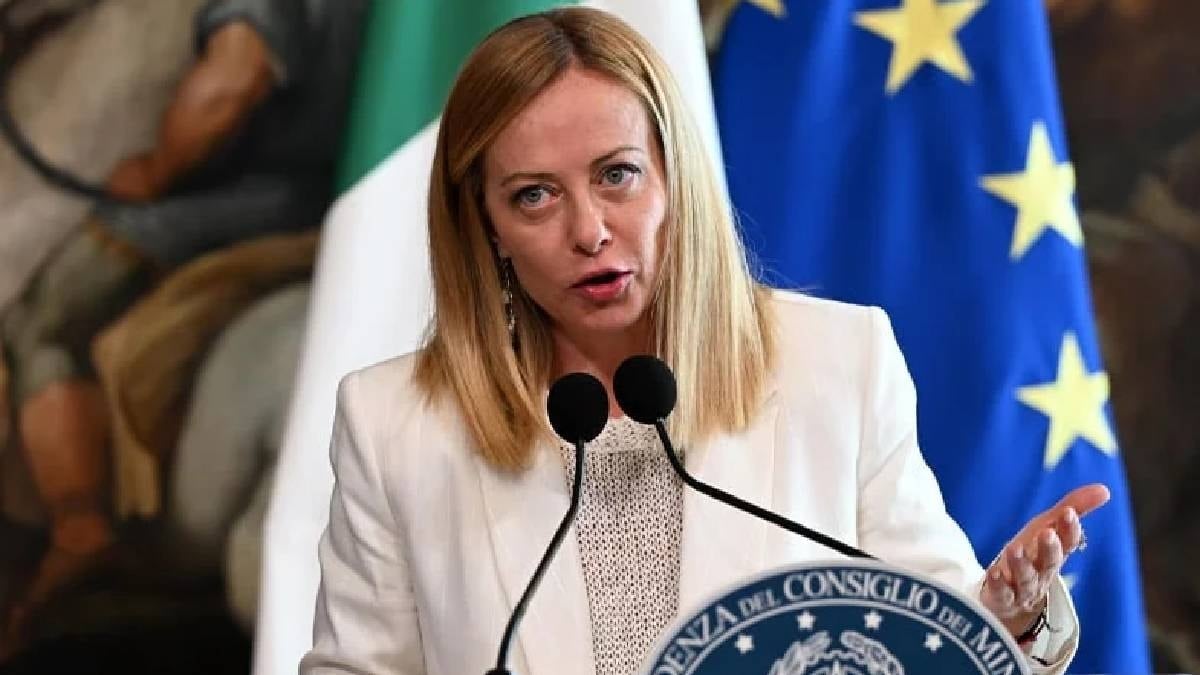 İtalya İsrail'le anlaşmayı askıya aldı