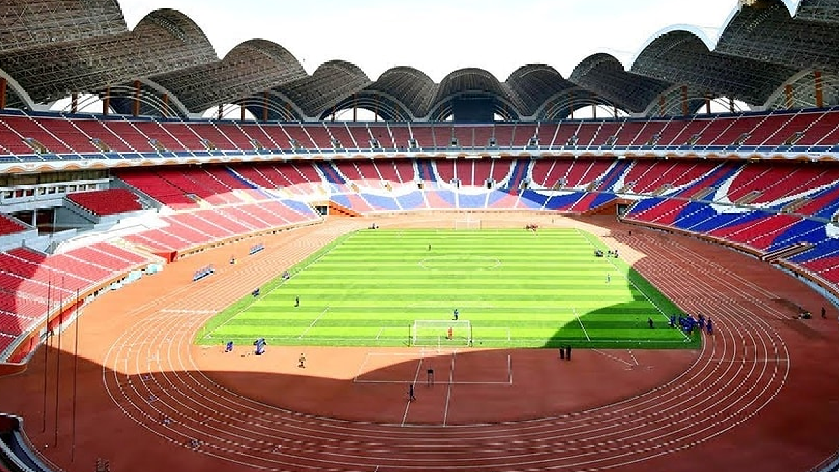 Dünyanın en büyük stadyumu ama futbol oynamak yasak